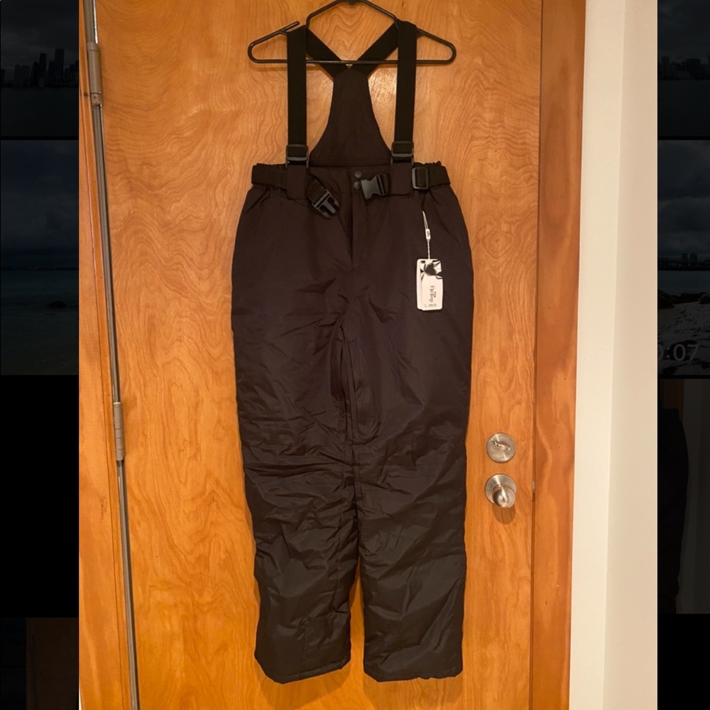 Black Snow Pants Size L (New)